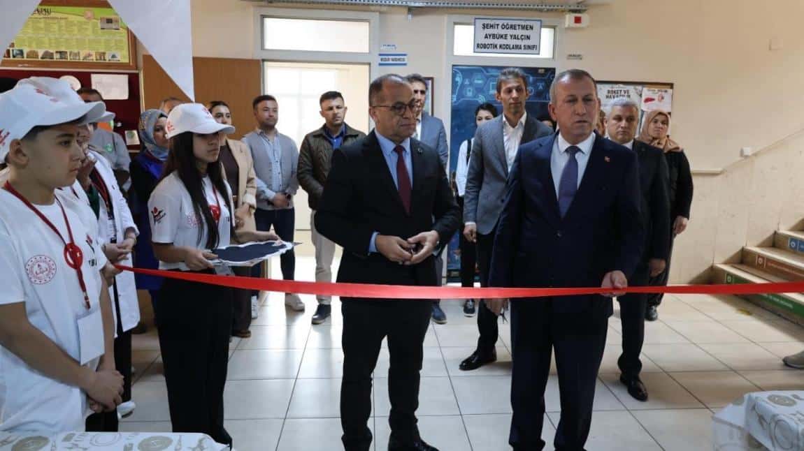  OKULUMUZDA 4006 TÜBİTAK BİLİM FUARI 